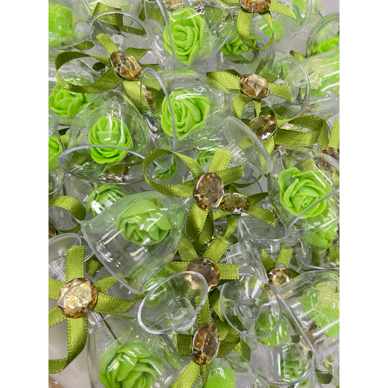 como fazer arranjos florais verde oliva casamento