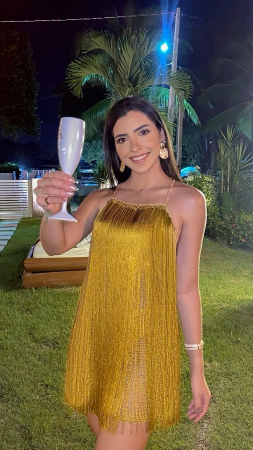 erros ao escolher roupa dourada reveillon