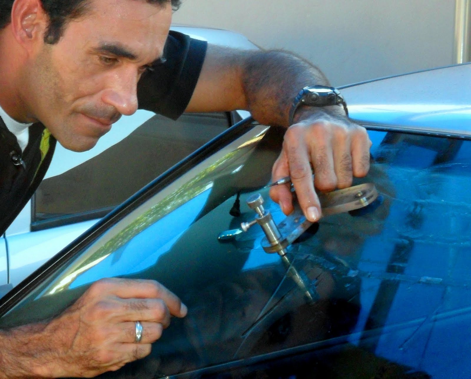 Tecnologias embarcadas no para-brisa: o que são e como afetam o preço?