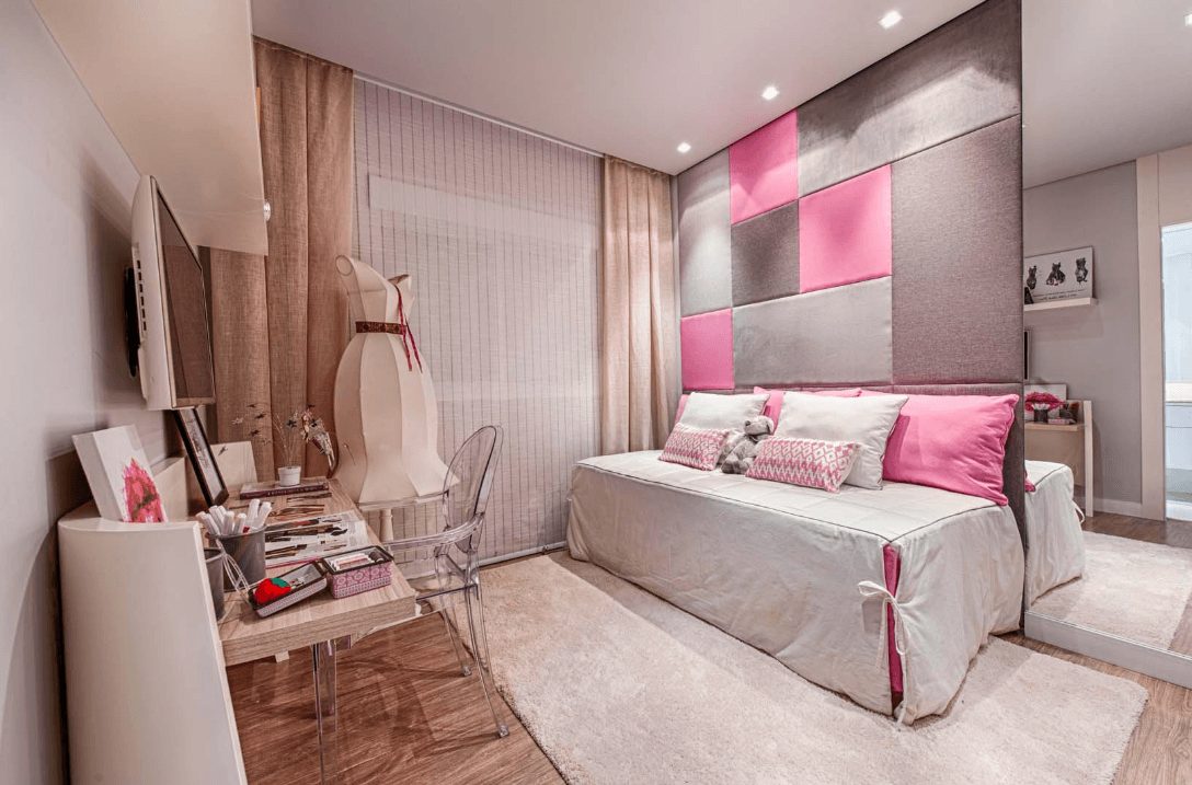 Como Usar Espelhos Estrategicamente para Dobrar o Espaço do seu Quarto