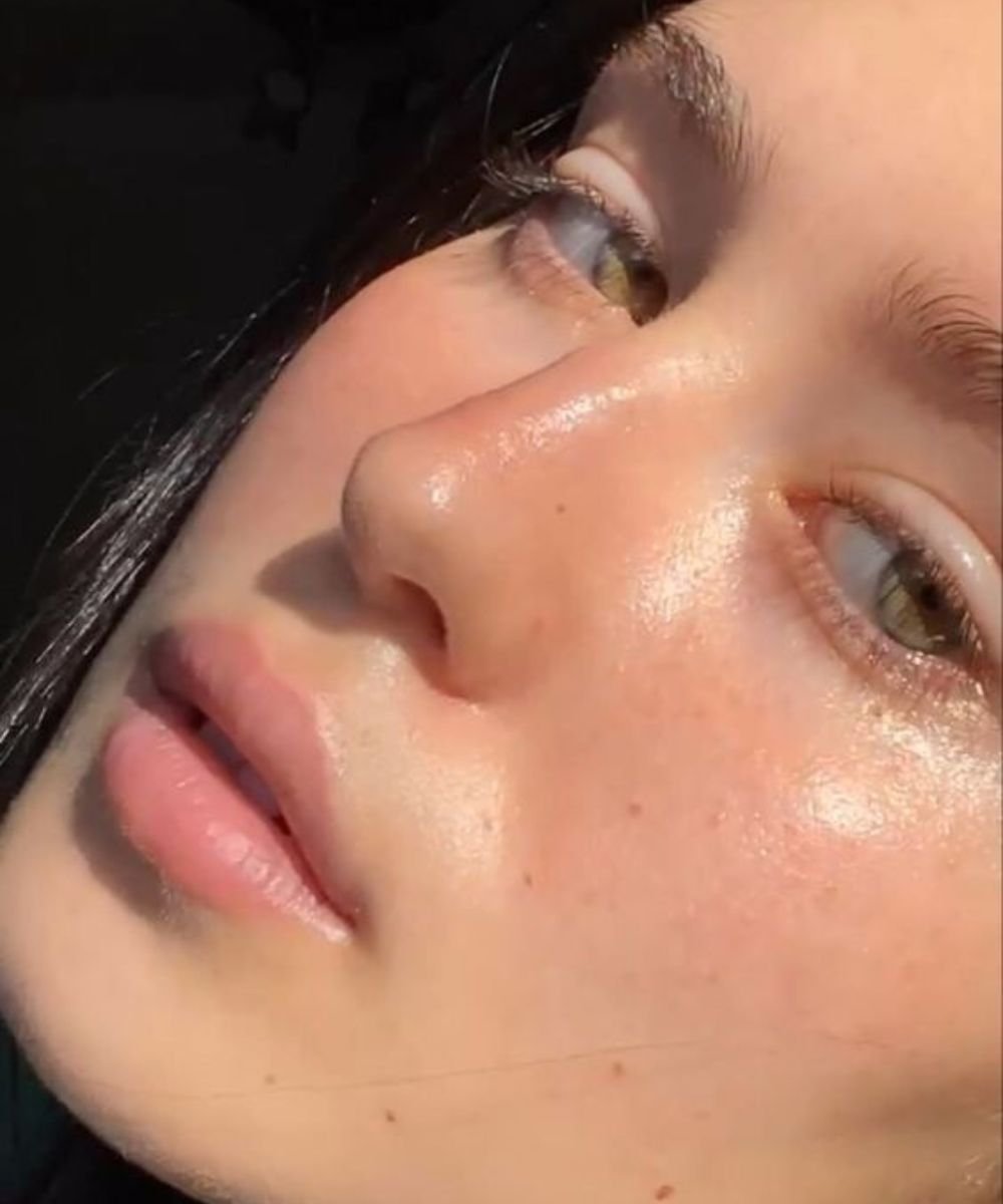 5 ideias de títulos:
1. O Guia Definitivo para Controlar a Oleosidade da Pele
2. Skincare Essencial: Como Montar sua Rotina para Pele Oleosa
3. Ingredientes Poderosos: Ácido Salicílico e Niacinamida para Pele Oleosa
4. Mitos e Verdades sobre Pele Oleosa: O Que Realmente Funciona?
5. Pele Oleosa no Verão: Dicas de Proteção e Controle