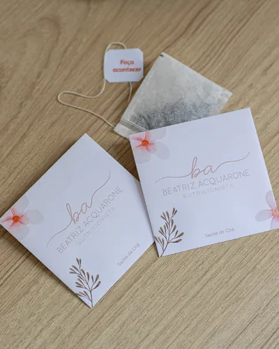 5 ideias de títulos:
1. Guia Completo: Escolhendo o Melhor Chá em Sachê para Cada Momento
2. Organização Perfeita: Soluções Criativas para Seu Cantinho do Chá
3. Sachê vs. Granel: Entenda as Diferenças e Qualidade da Infusão
4. Sabores do Mundo em Sachê: Descubra Novas Experiências de Chá
5. Dicas de Ouro: Como Aproveitar ao Máximo Seus Chás em Sachê