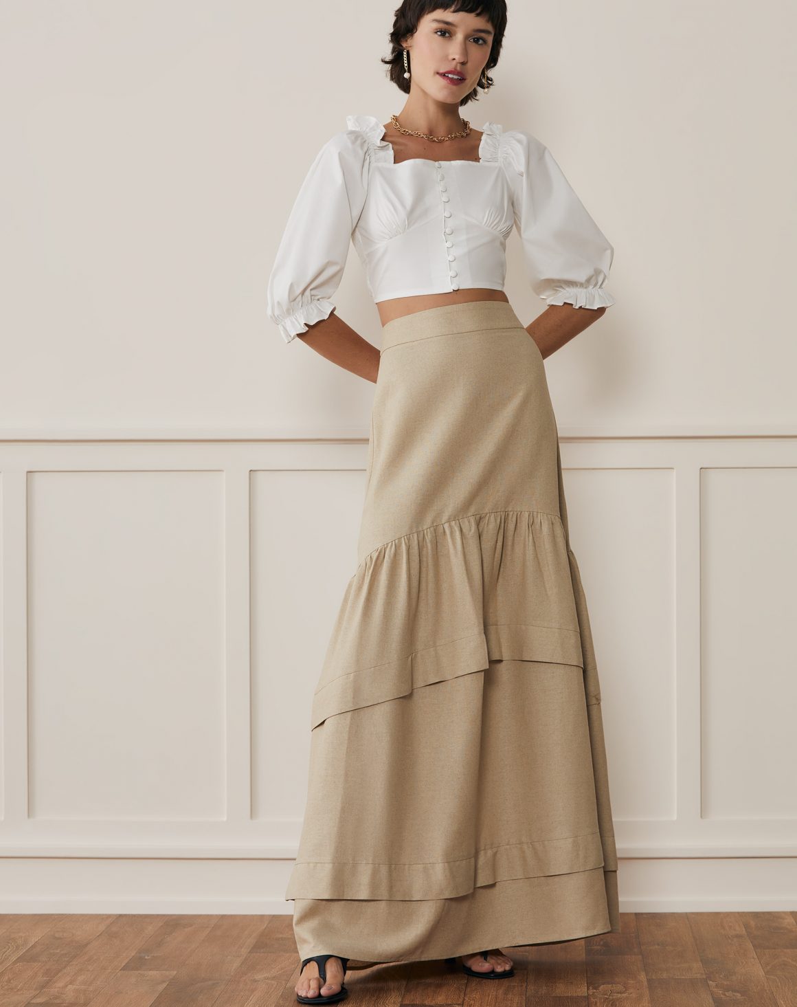 5 ideias de títulos:
1. Saia Longa Transparente: O Guia Definitivo para Looks Incríveis em 2025
2. Como Usar Saia Longa Transparente: Dicas de Styling e Combinações
3. Tendências de Moda: A Versatilidade da Saia Longa Transparente
4. Saia Longa Transparente: Da Praia à Cidade com Estilo
5. Onde Comprar Saia Longa Transparente: Melhores Lojas e Dicas de Compra