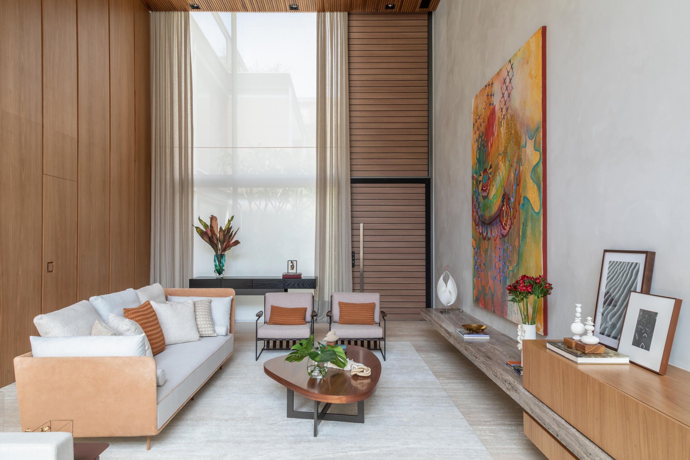 sala pé direito duplo com varanda