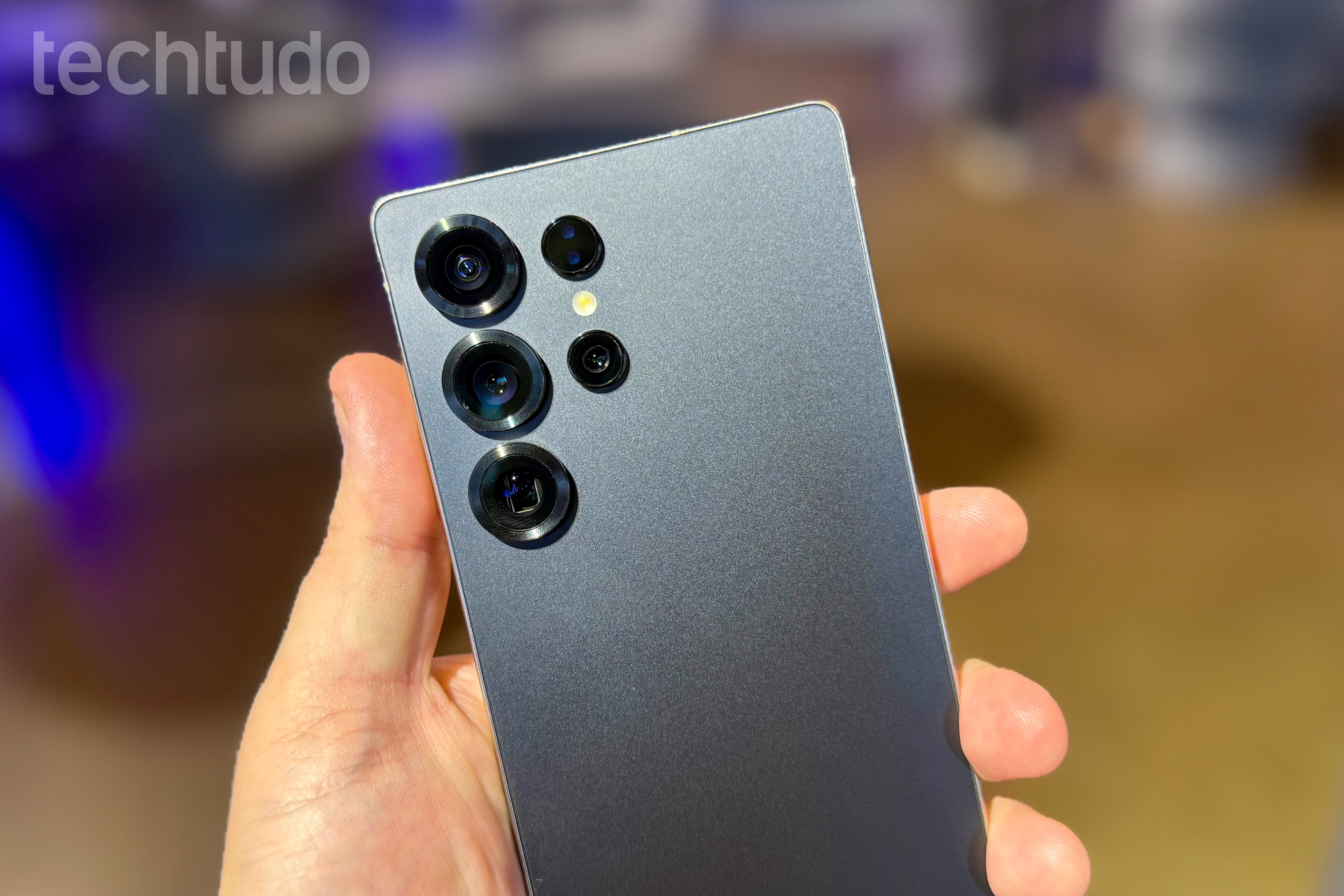 Os Melhores Smartphones Compactos de 2025: Galaxy S25 Lidera?