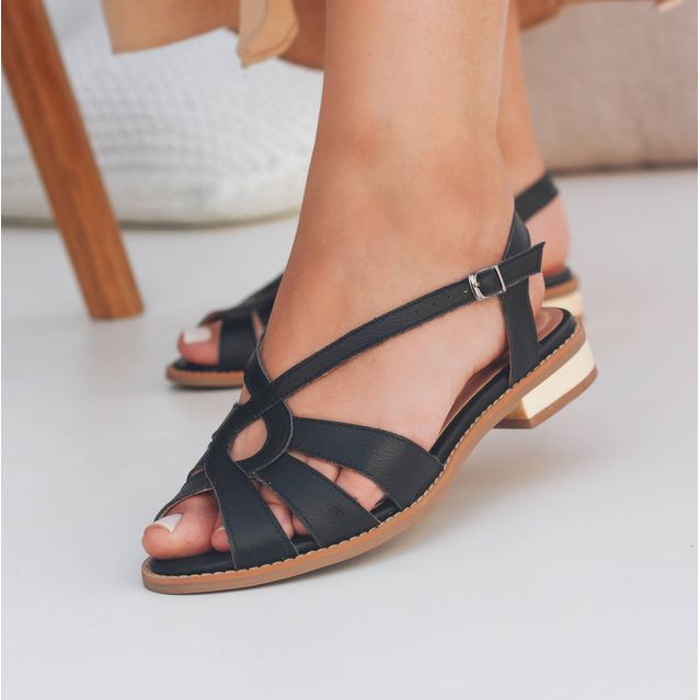 Tendências de Sandálias Baixas 2025/2026: O Que Você Precisa Saber