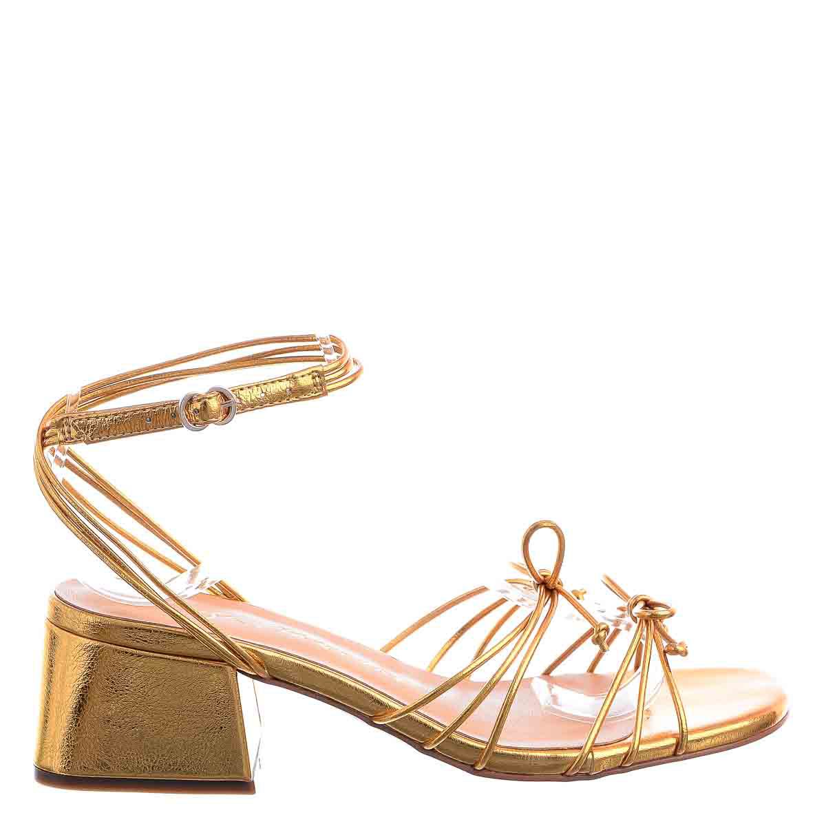 Guia Completo: Como Escolher a Sandália Perfeita para Cada Ocasião; Salto Fino vs. Salto Bloco: Qual o Melhor para Você?; As Papetes Femininas com Strass que Estão Bombando em 2024; Conforto e Estilo: Descubra as Sandálias Vizzano e Moleca; Arezzo e Jorge Bischoff: Elegância em Sandálias de Salto