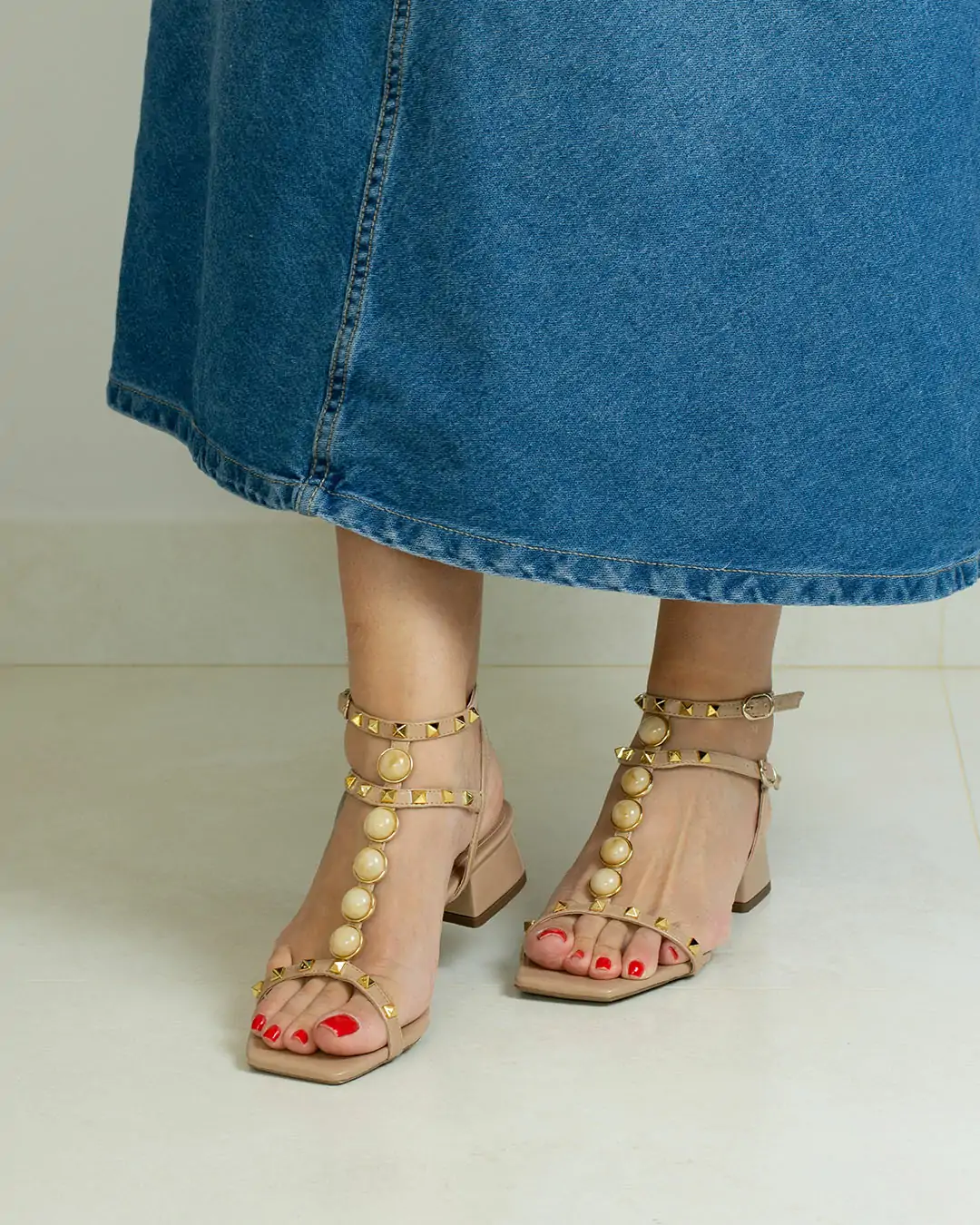 Dicas de Conforto e Estilo: Como Usar Sandália Gladiadora Sem Errar