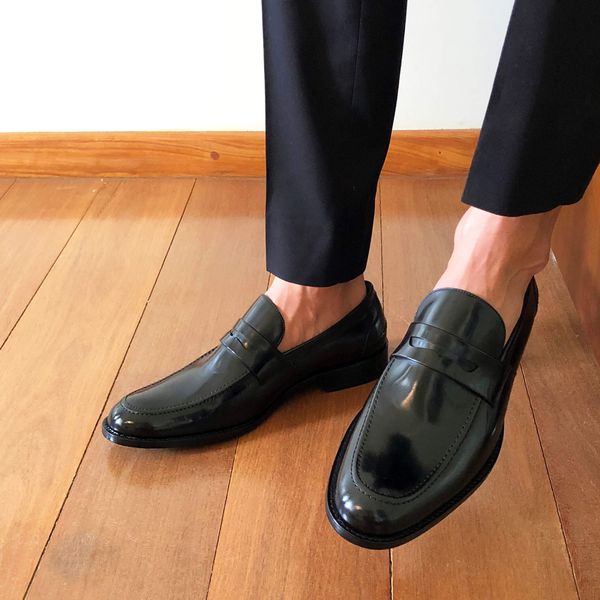 Mocassim vs. Loafer: Entenda as Diferenças e Escolha o Seu