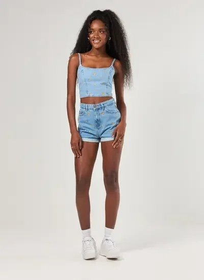 short jeans mom ou destroyed qual modelagem escolher