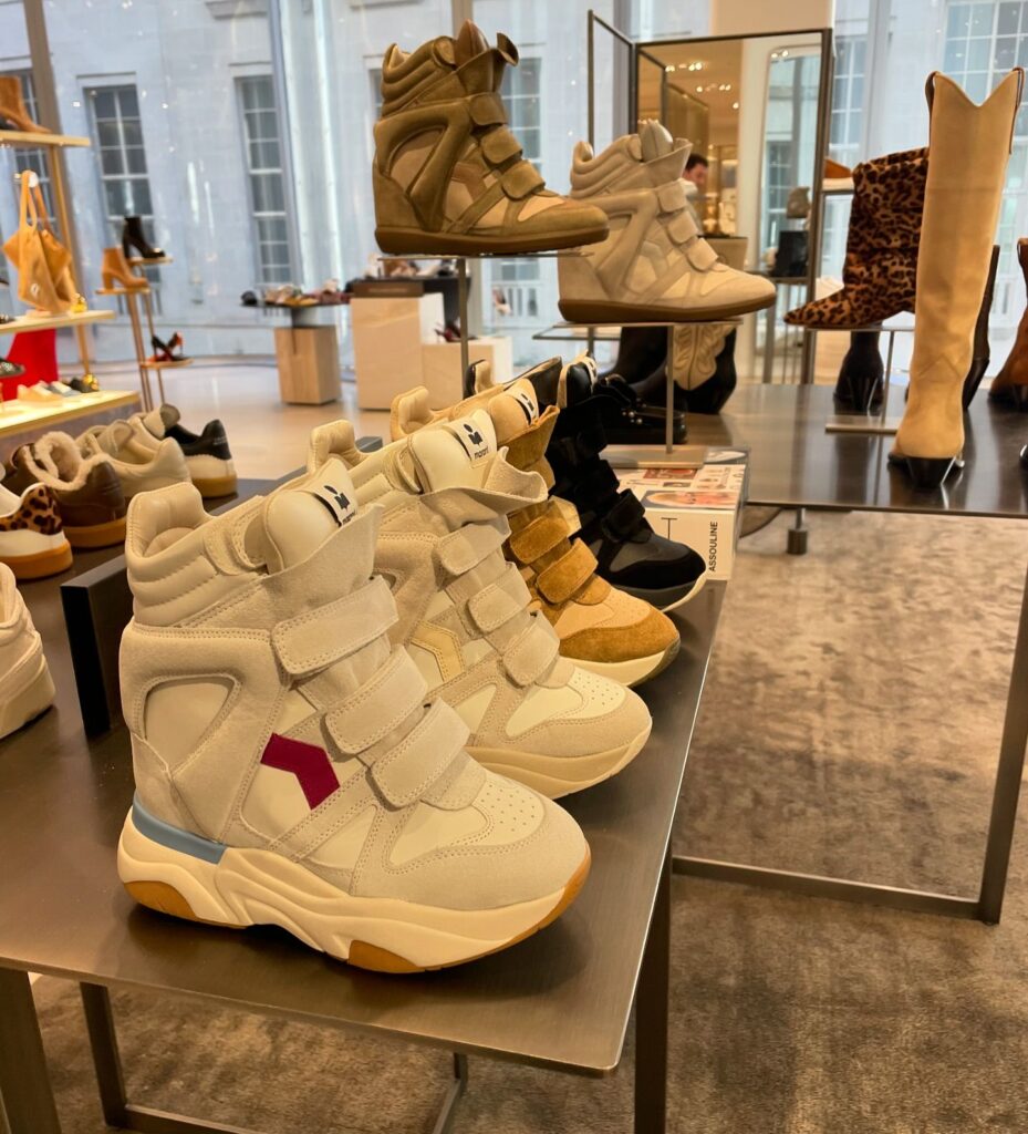 Guia Completo: Tênis com Salto Embutido vs. Plataforma