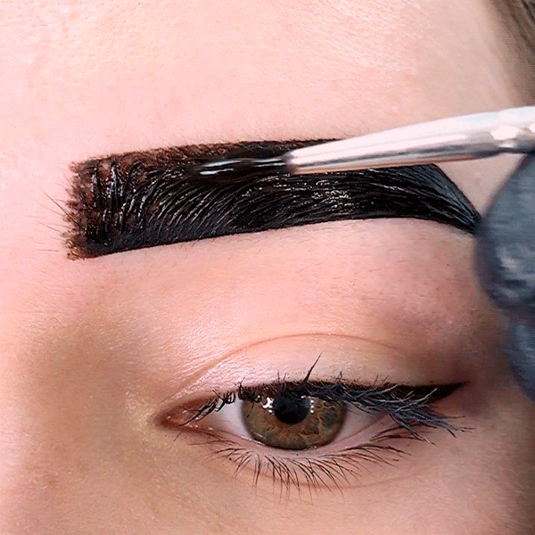 Mitos e Verdades sobre a Henna para Sobrancelhas