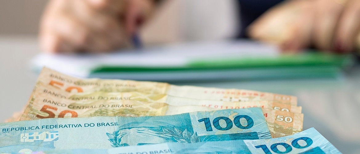 5 ideias de títulos:
1. Sonhar com Dinheiro: Desvendando os Significados Ocultos
2. A Psicologia por Trás dos Sonhos com Carteira Cheia
3. Prosperidade nos Sonhos: Como Interpretar Sinais Financeiros
4. Números da Sorte e Sonhos: Uma Conexão Inesperada
5. Carteira Vermelha em Sonhos: Um Sinal de Boa Fortuna?