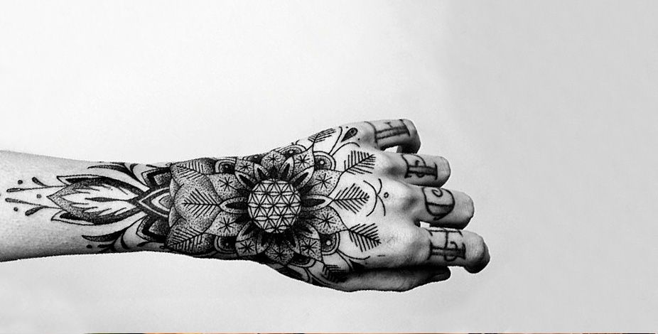 Tatuagem de Mandala Feminina: Inspirações e Designs Delicados