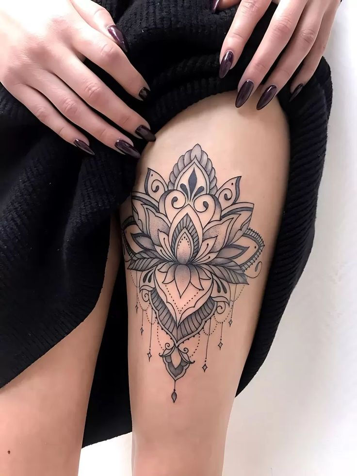 tatuagem feminina na batata da perna