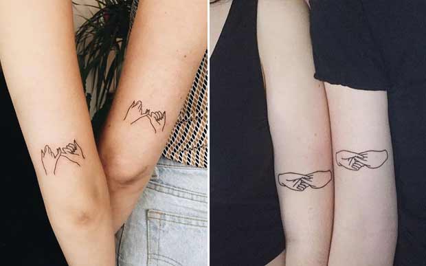 5 ideias de títulos:
1. Tatuagens de Amizade: Ideias Criativas para Eternizar Laços
2. Minimalismo e Significado: Tatuagens Delicadas para Amigas
3. Frases que Conectam: Tatuagens para Amigas que se Complementam
4. Tatuagens Temáticas: Celebrando Hobbies e Memórias Compartilhadas
5. Tatuagens para Grupos: Ideias para Trios e Mais!