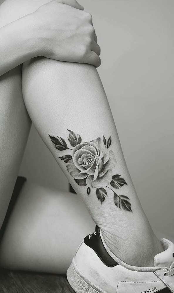 Estilos e Inspirações para Recomeçar; Dor da Tatuagem na Panturrilha: O Que Esperar e Dicas para Aliviar o Desconforto; Mandalas e Blackwork: Tatuagens Geométricas na Panturrilha para um Visual Moderno; Tatuagens de Animais Realistas na Panturrilha: Leões