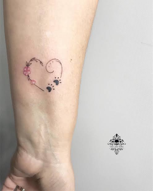 Como Escolher o Design Perfeito para Sua Tatuagem de Patinha de Cachorro