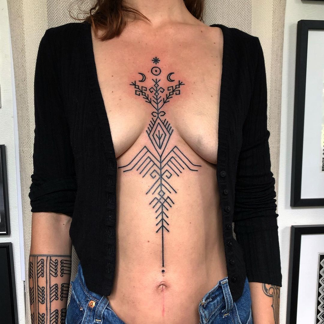 Tatuagem Maori Feminina: Significados e Inspirações para o seu Ta Moko