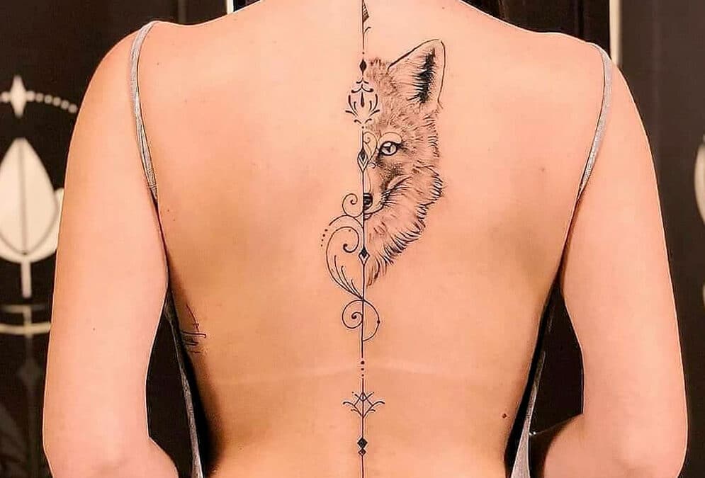 O Significado por Trás das Tatuagens Delicadas: Flores, Borboletas e Frases
