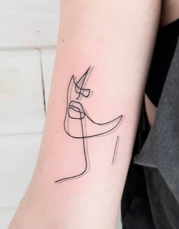 Guia Completo: Como Escolher o Local Ideal para Sua Tatuagem Minimalista