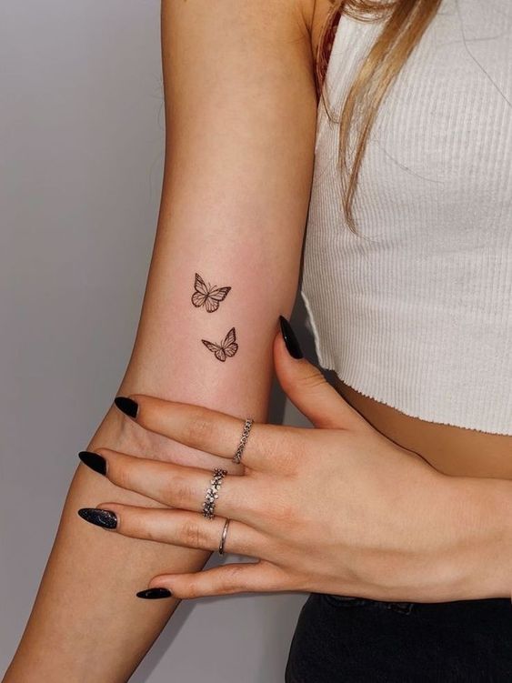 Cuidados Essenciais com Sua Tatuagem Minimalista: Dicas para uma Cicatrização Perfeita