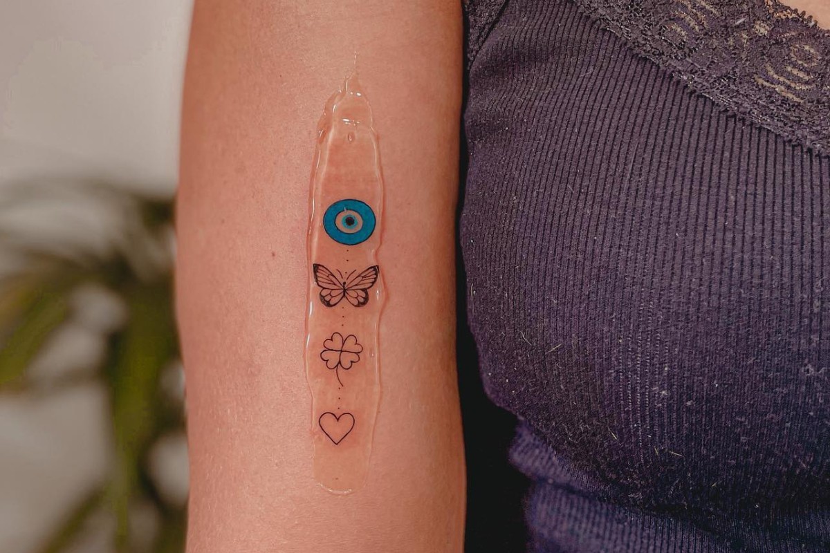 Inspiração de Tatuagens Minimalistas de Casal e Família: Símbolos de Conexão