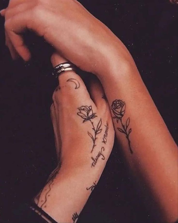 Cicatrização e Retoques: Tudo Sobre Tatuagens nos Dedos