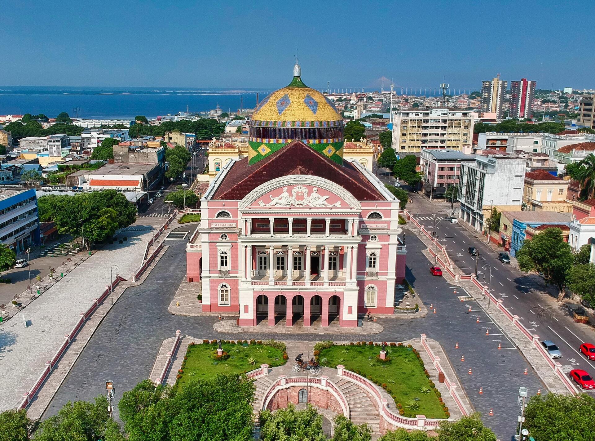 A história fascinante do Teatro Amazonas e sua arquitetura