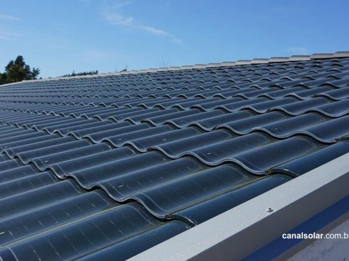 Manutenção de telhas fotovoltaicas: o que saber?