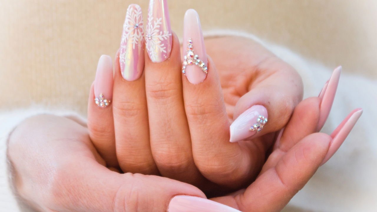 Tendências de unhas decoradas para 2026