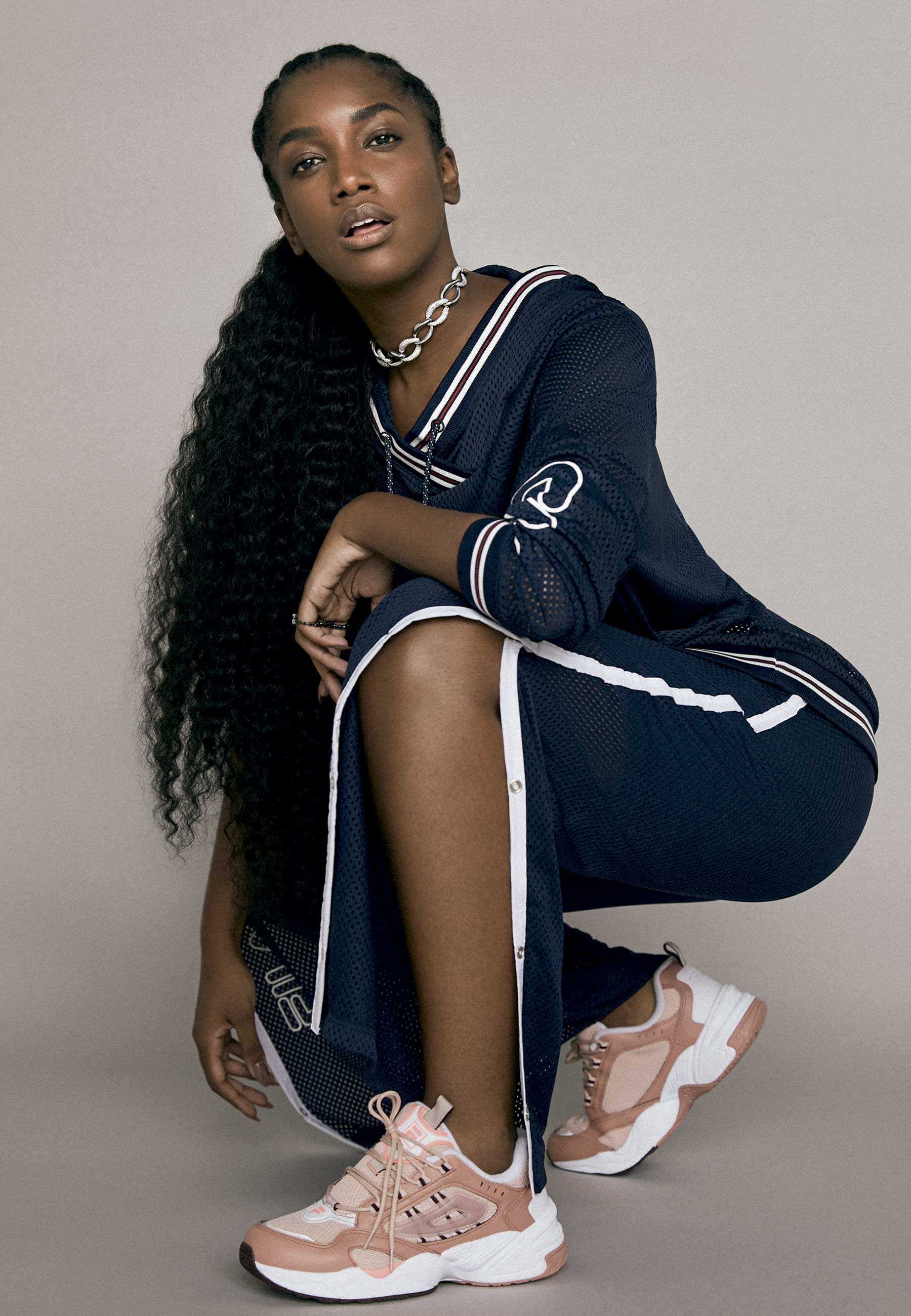 Court sneakers