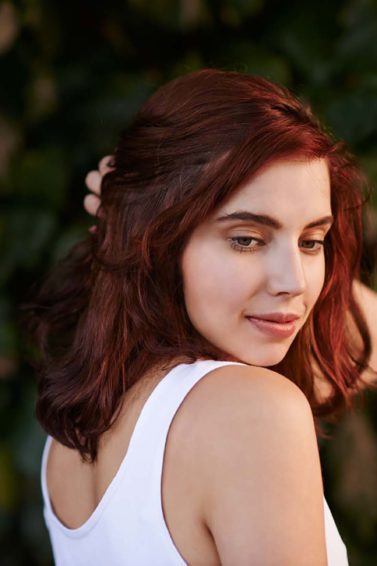 5 ideias de títulos:
1. Guia Completo: Como Conseguir e Manter o Castanho Avermelhado Perfeito
2. Castanho Avermelhado: Descubra os Melhores Tons para Cada Pele
3. Além do Cabelo: Aplicações do Castanho Avermelhado em Maquiagem e Decoração
4. Dicas de Aplicação e Manutenção para um Castanho Avermelhado Duradouro
5. Mitos e Verdades sobre Tinturas Castanho Avermelhado: Sem Descoloração é Possível?