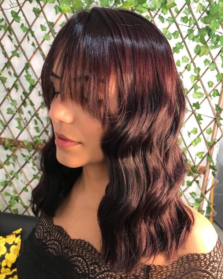 5 ideias de títulos:
1. Guia Completo: Como Conseguir e Manter o Castanho Avermelhado Perfeito
2. Castanho Avermelhado: Descubra os Melhores Tons para Cada Pele
3. Além do Cabelo: Aplicações do Castanho Avermelhado em Maquiagem e Decoração
4. Dicas de Aplicação e Manutenção para um Castanho Avermelhado Duradouro
5. Mitos e Verdades sobre Tinturas Castanho Avermelhado: Sem Descoloração é Possível?