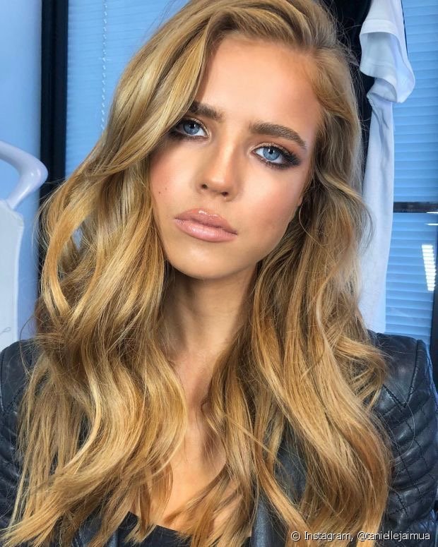 tons de cabelo loiro mel