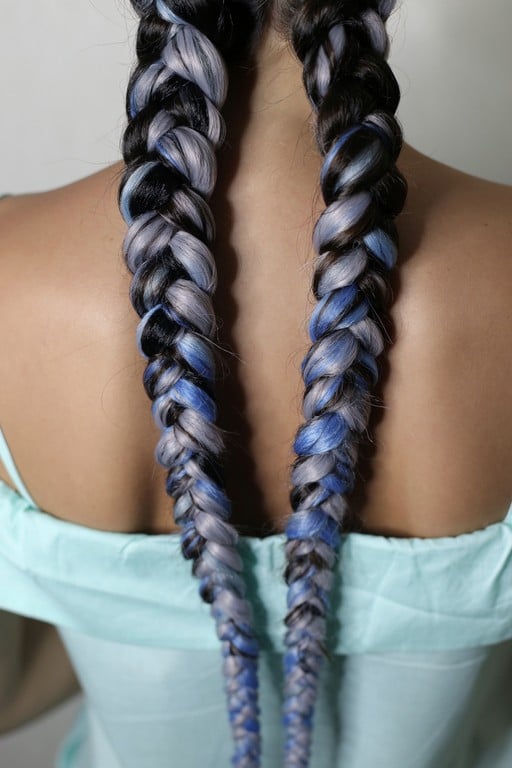 5 ideias de títulos:
1. Guia Completo: Tipos de Tranças e Como Cuidar Delas
2. Box Braids: Tudo o Que Você Precisa Saber Antes de Fazer
3. Transição Capilar com Tranças: A Solução Perfeita
4. Tendências de Tranças para 2026: Cores e Estilos que Vão Bombar
5. Como Aumentar a Durabilidade das Suas Tranças: Dicas Essenciais