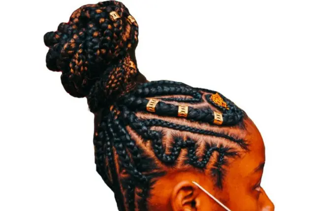 5 ideias de títulos:
1. Guia Completo: Tipos de Tranças e Como Cuidar Delas
2. Box Braids: Tudo o Que Você Precisa Saber Antes de Fazer
3. Transição Capilar com Tranças: A Solução Perfeita
4. Tendências de Tranças para 2026: Cores e Estilos que Vão Bombar
5. Como Aumentar a Durabilidade das Suas Tranças: Dicas Essenciais