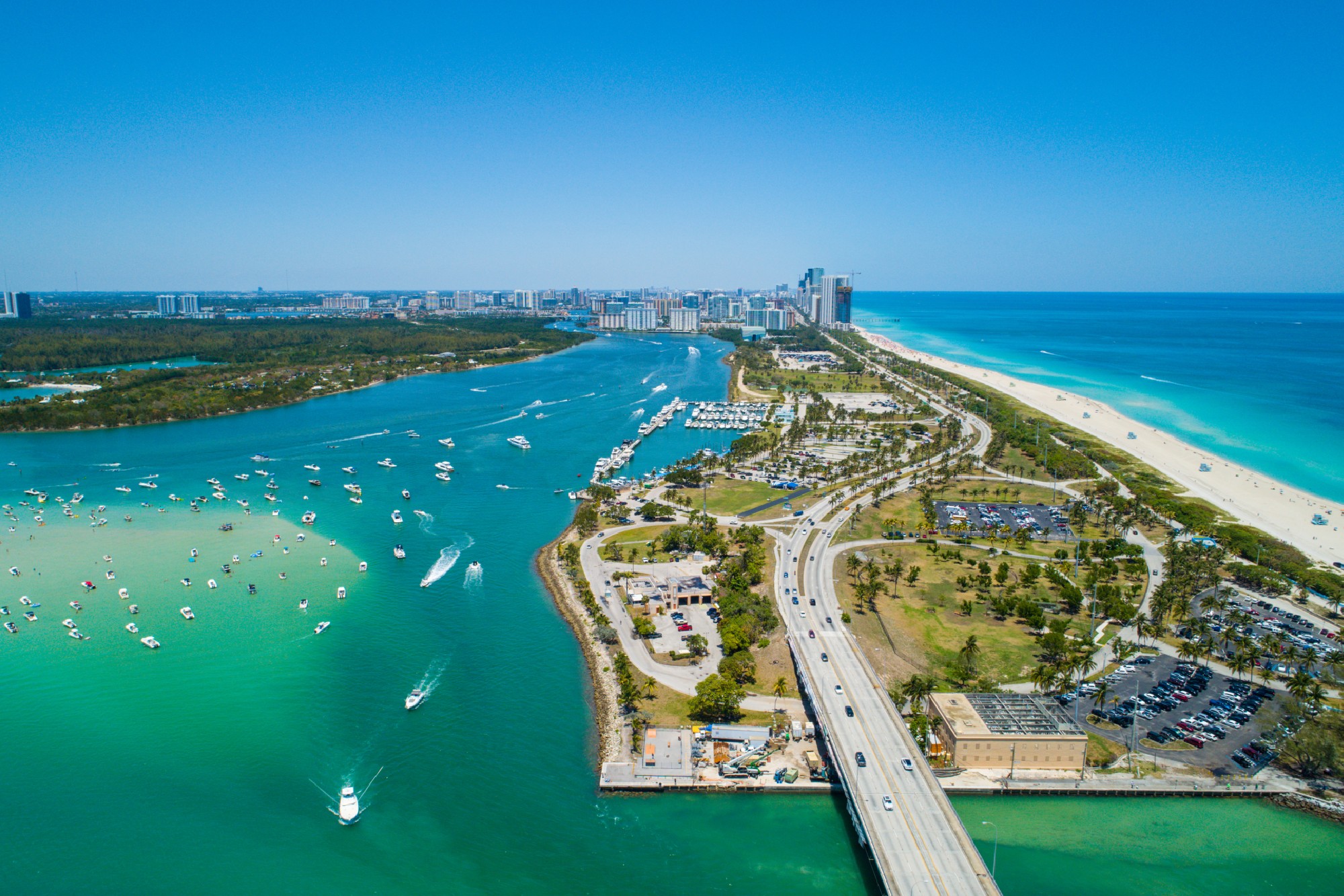 Vida Noturna em Miami: Bares e Baladas Imperdíveis