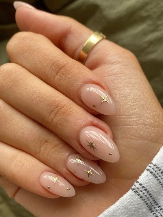 quanto custa fazer unhas amendoadas curtas em salão