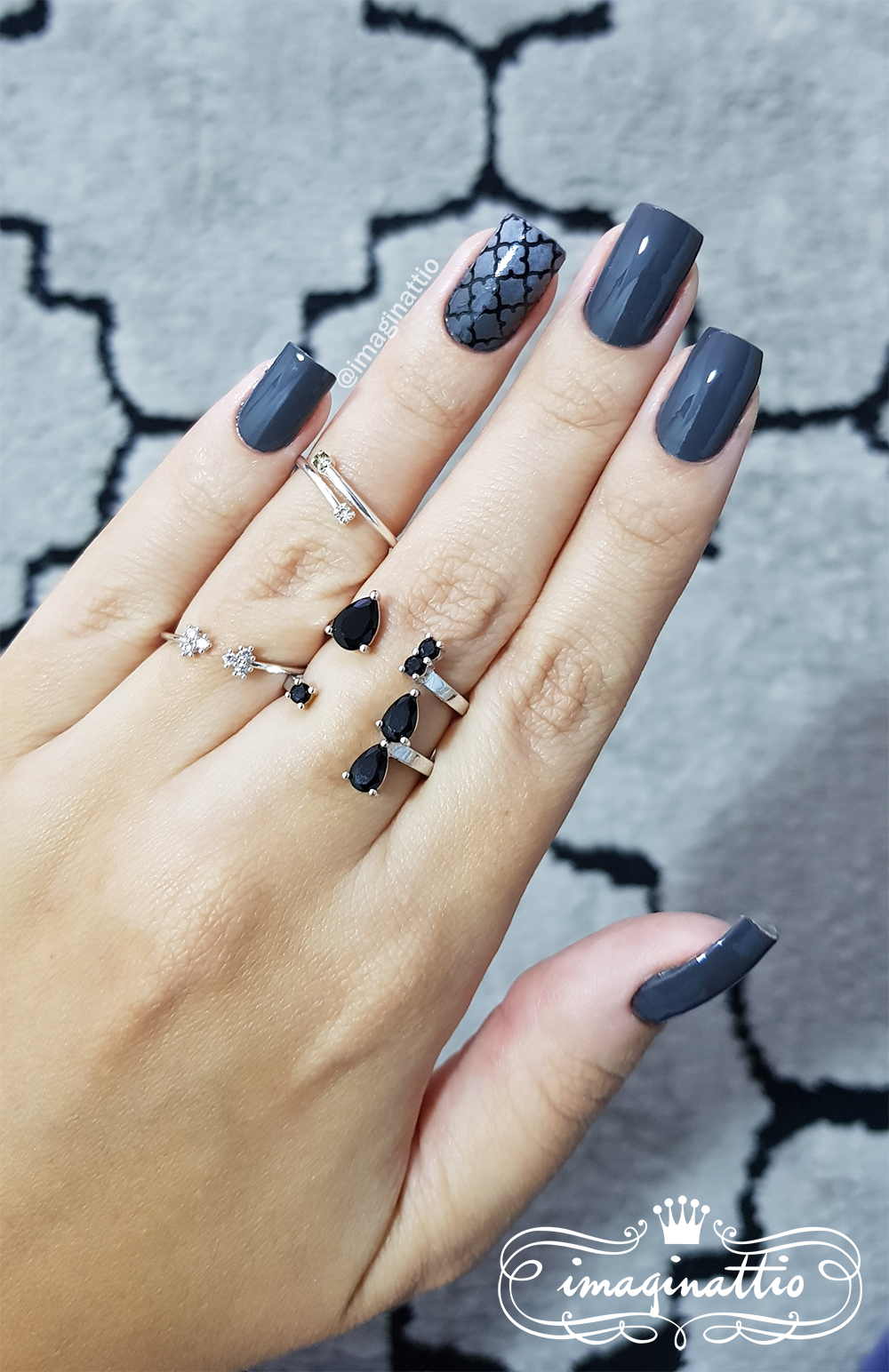 como combinar unha cinza com roupa