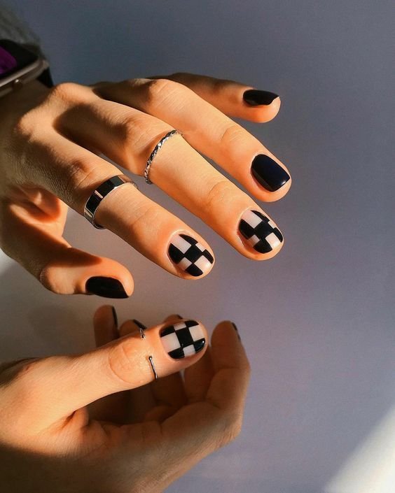 inspirações de unhas curtas para casamento