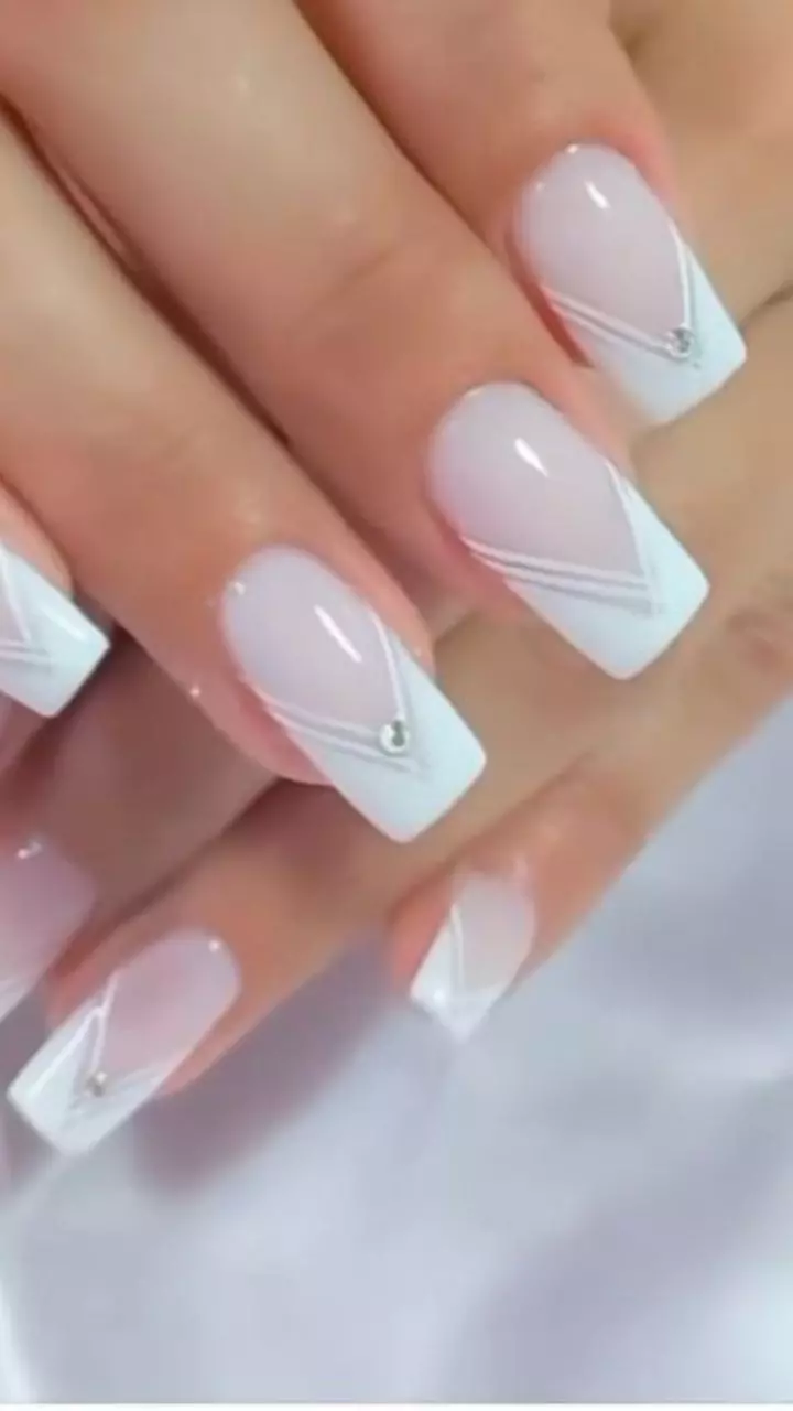 unha decorada branca simples
