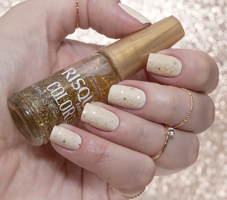 unha em gel amarela com glitter para ano novo