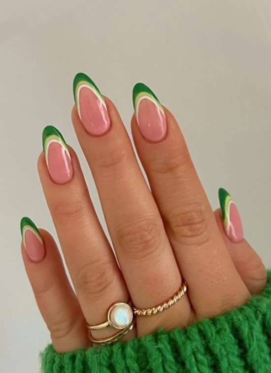 inspiração unhas amendoada