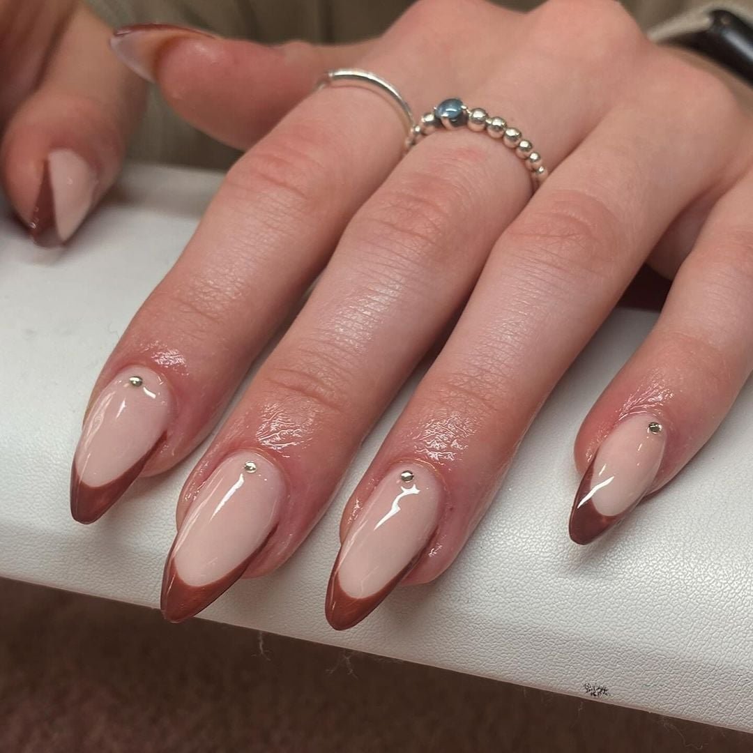 inspiração unha em gel marrom decorada