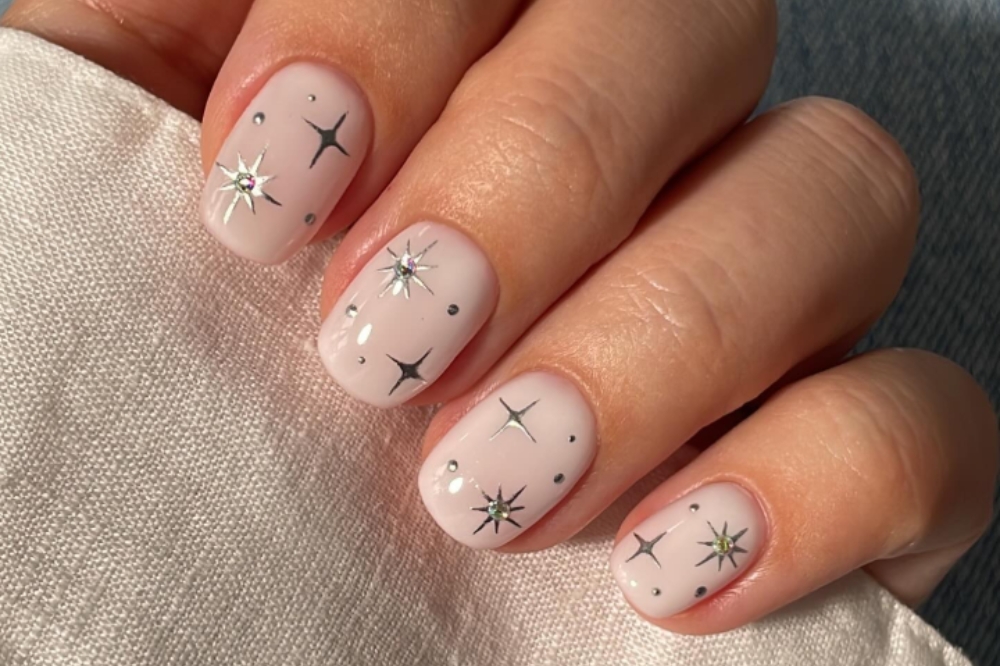 unha decorada minimalista gel