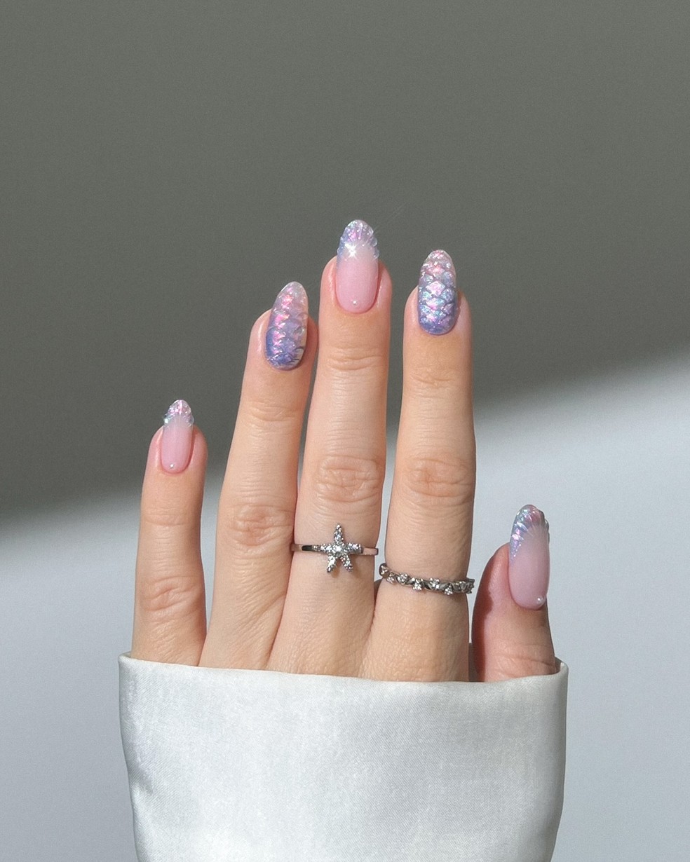 unhas encapsuladas folha de ouro