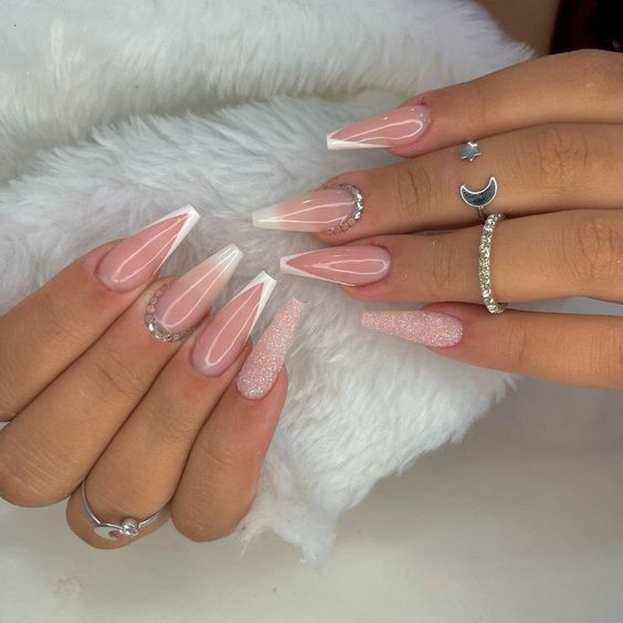 unha em gel preta bailarina