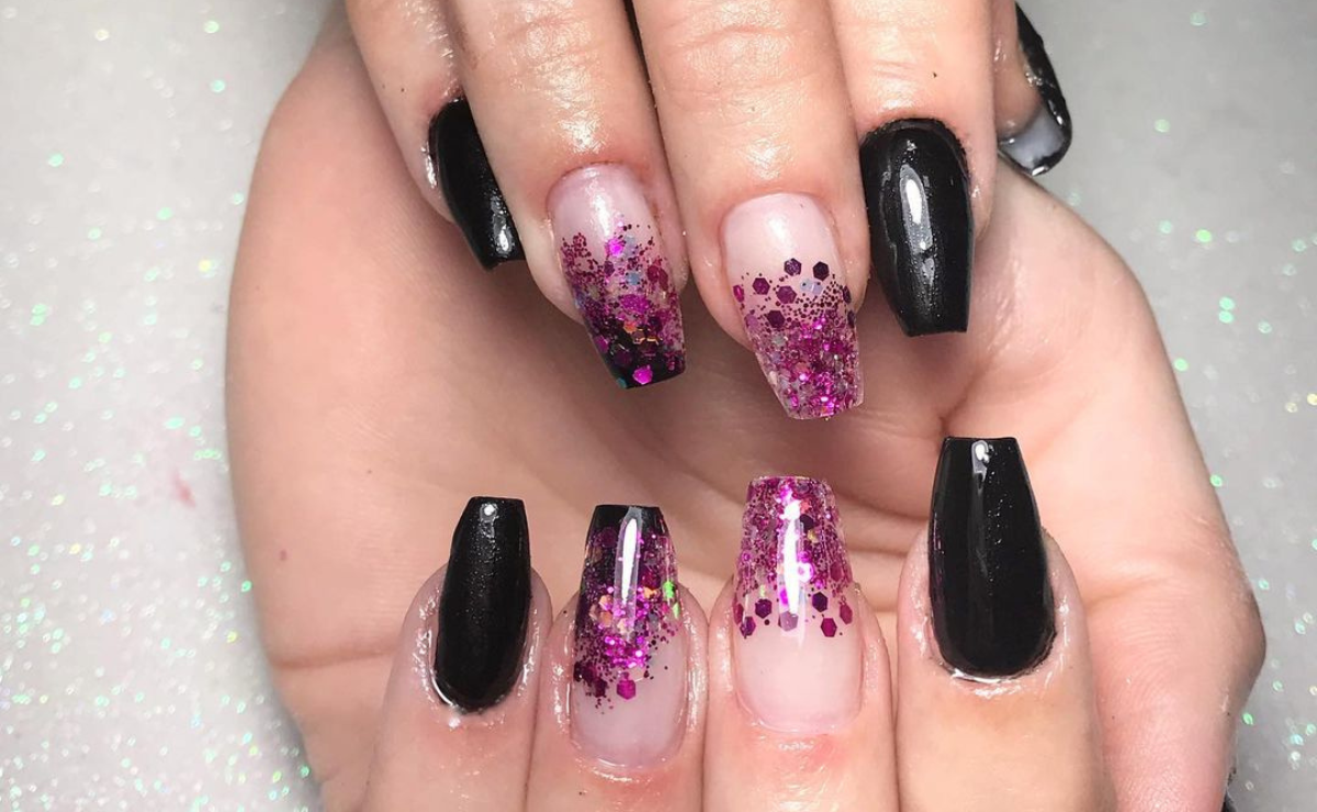 unha em gel preta bailarina