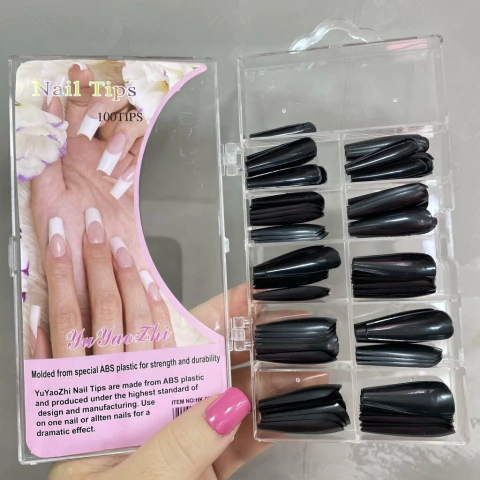 unha em gel preta bailarina